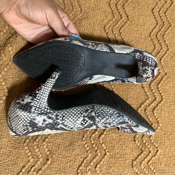 Merona women Python Print Pointed Toe Heeled shoes size 8 - Picture 2 of 5